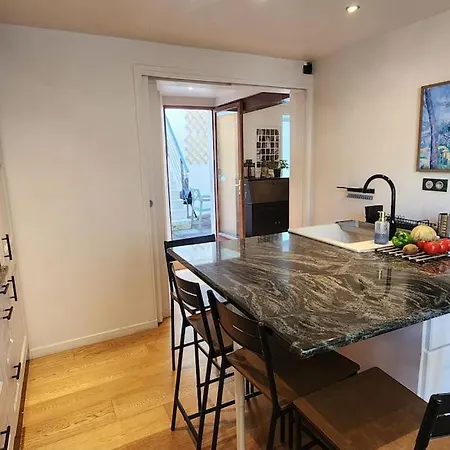 Townhouse Proche De Paris Villa *